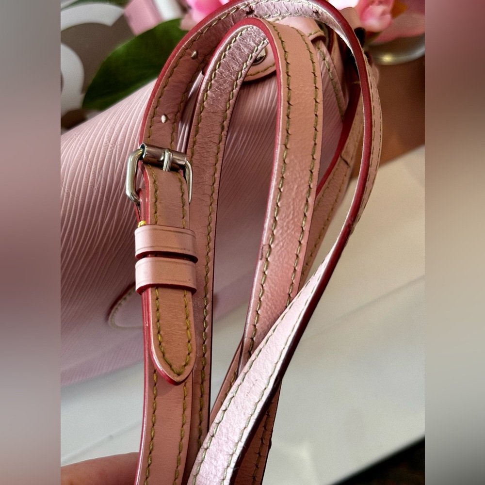 SOLD ๐ULTRA RARE Louis Vuitton Saint Cloud NM Bag Pink Epi Leather - Picture 15 of 16